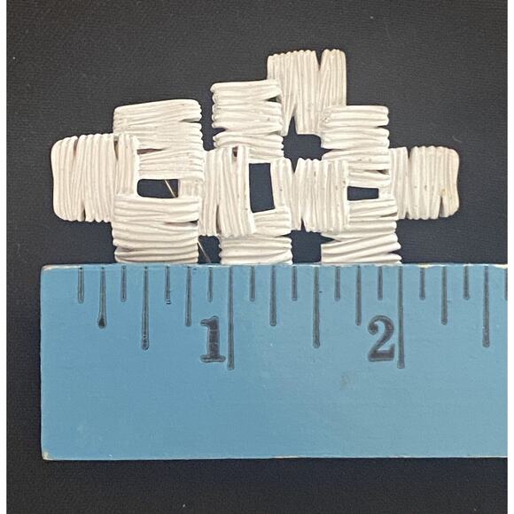 Vtg 60s Crown Trifari White Enamel Abstract Geometric Brooch Pin Signed Jewelry - Picture 5 of 6